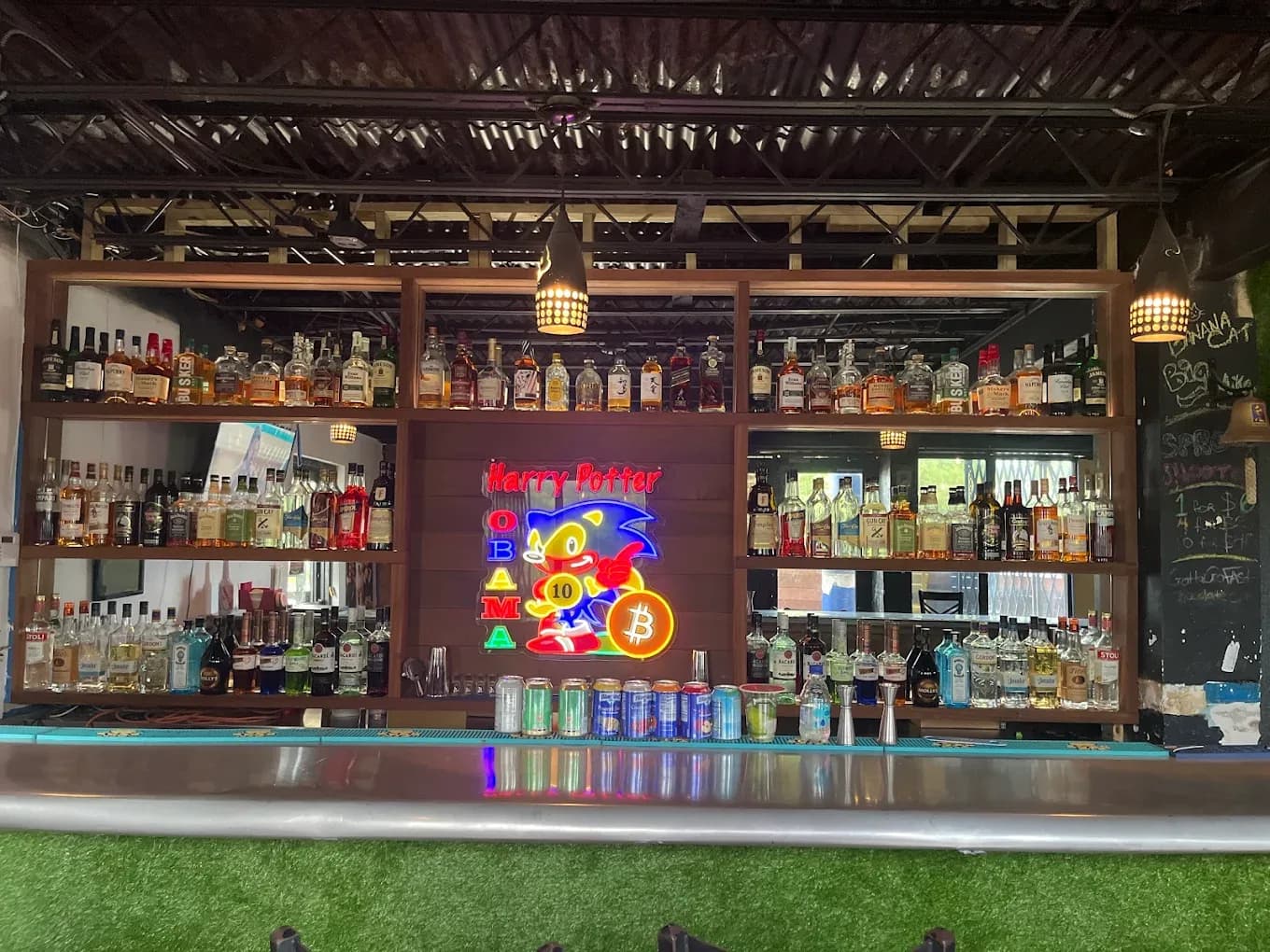 The bar at Club HPOS10I in Nassau